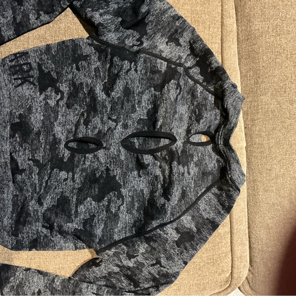 Gymshark Black and Gray Patterned Top
